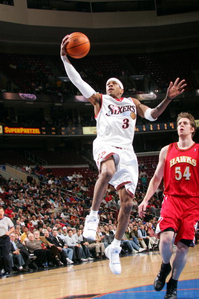 海港vs亚泰首发：4外援PK5外援 武磊奥斯卡登场