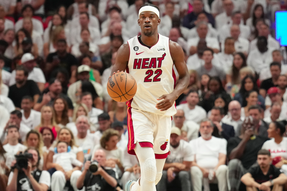 篮球湖人球员场上发挥获得球迷认可