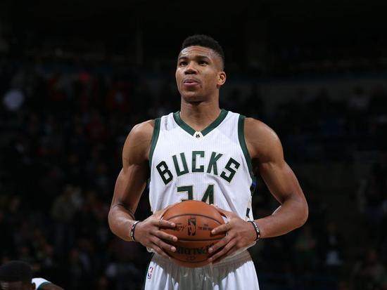 2004 小熊憾事：球队在季末崩盘无缘季后赛，小熊球迷再次心碎