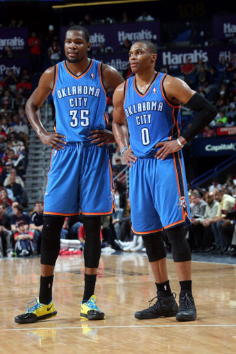 棒球与博弈论：满垒时投手的最优策略分布